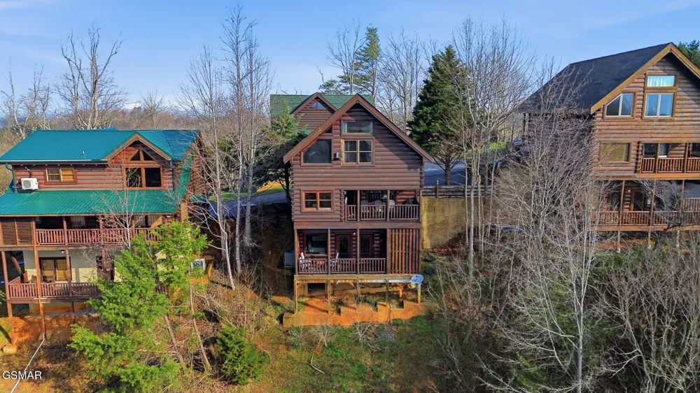 1091 Towering Oaks Drive Sevierville, TN 37876