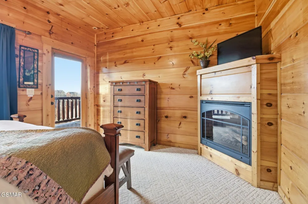 1091 Towering Oaks Drive Sevierville, TN 37876