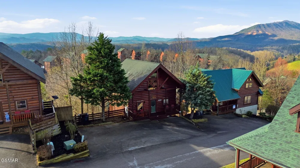 1091 Towering Oaks Drive Sevierville, TN 37876