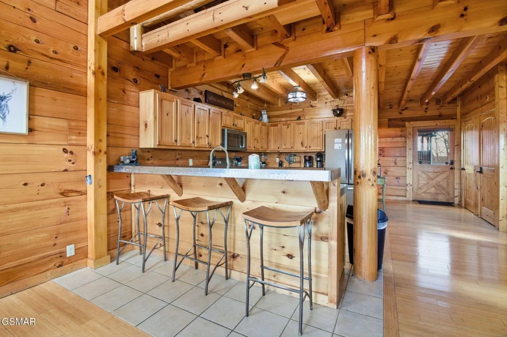 1091 Towering Oaks Drive Sevierville, TN 37876