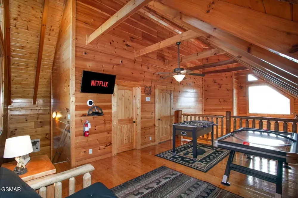 1091 Towering Oaks Drive Sevierville, TN 37876