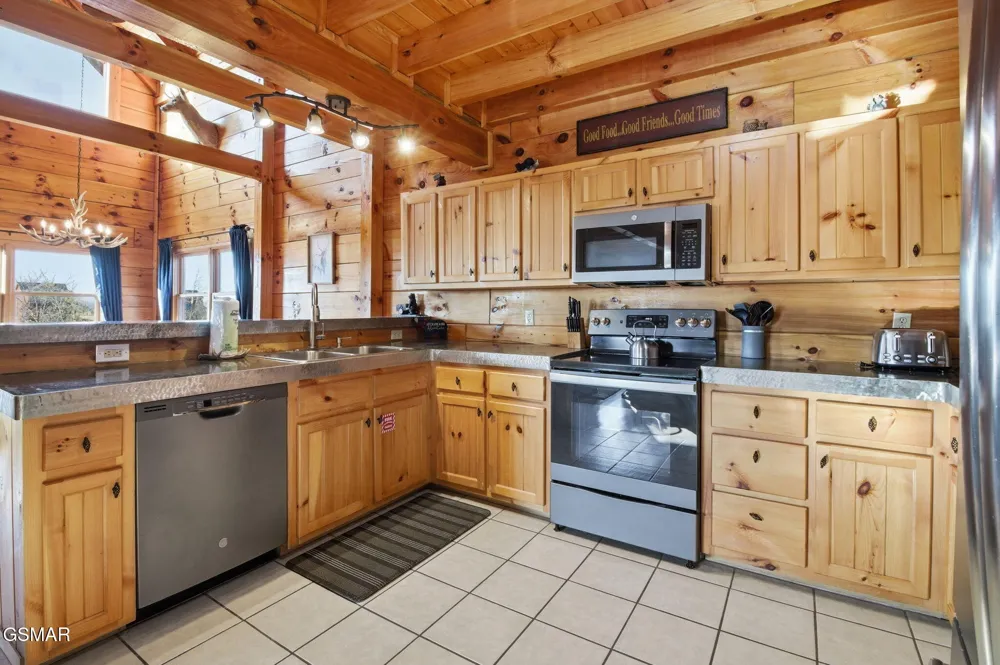 1091 Towering Oaks Drive Sevierville, TN 37876