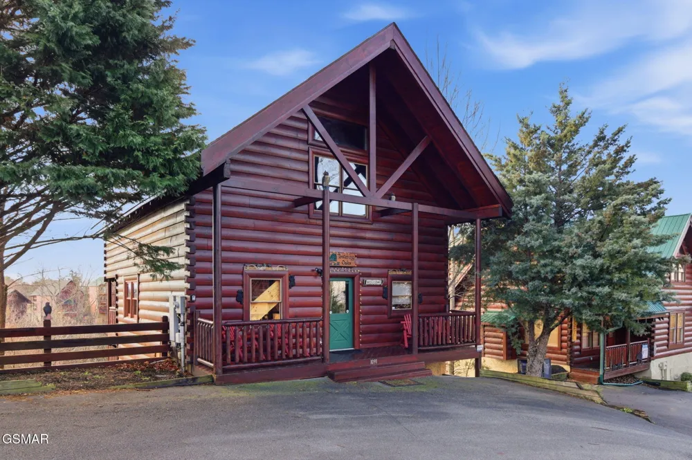 1091 Towering Oaks Drive Sevierville, TN 37876