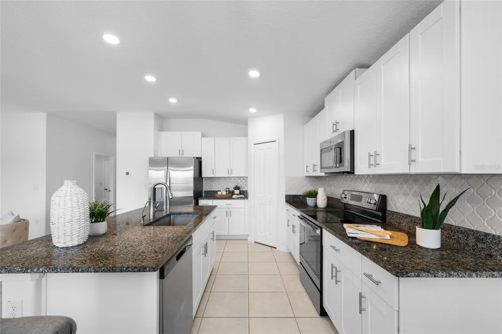 13243 GREAT PLAINS DRIVE Riverview, FL 33579