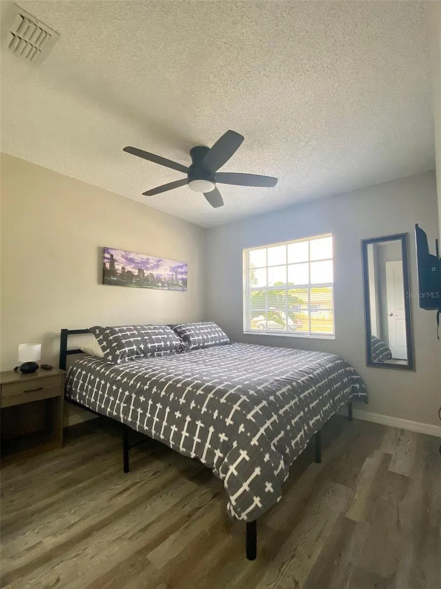 8024 CANDLEWOODE DRIVE Largo, FL 33773