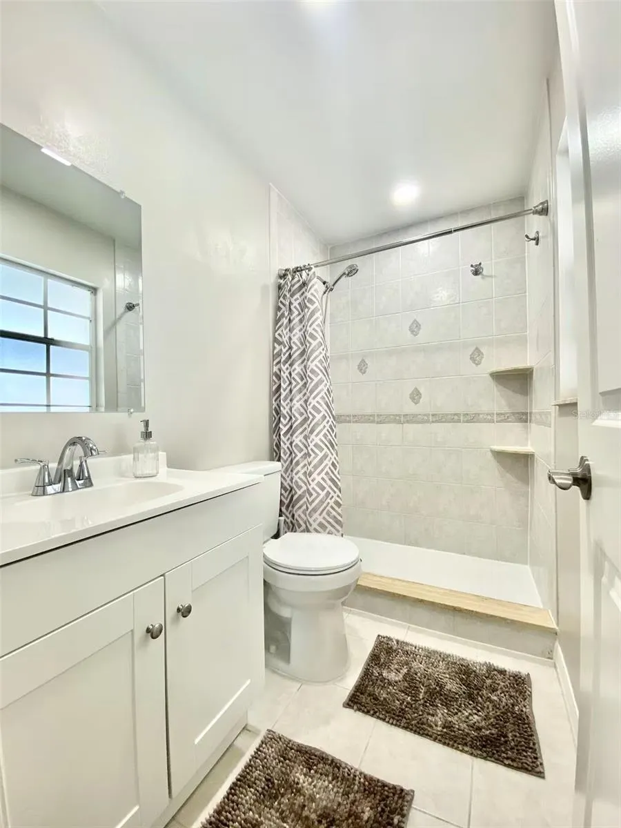 8024 CANDLEWOODE DRIVE Largo, FL 33773
