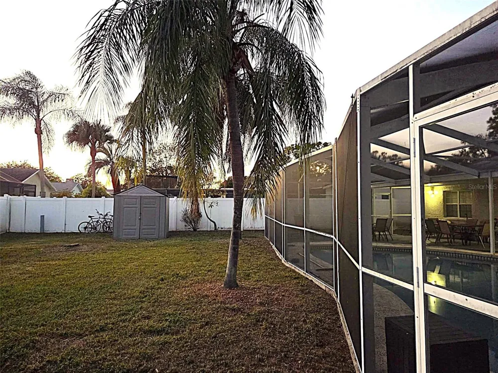 8024 CANDLEWOODE DRIVE Largo, FL 33773