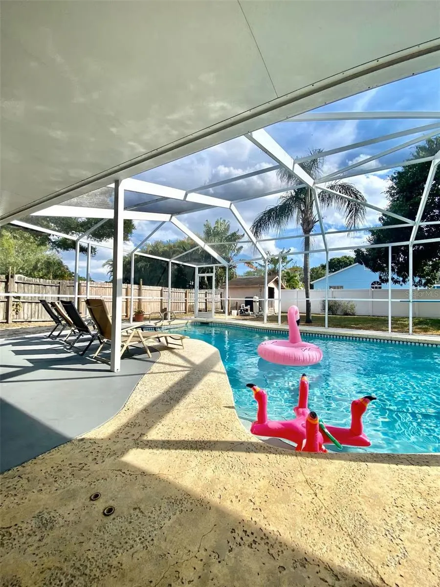 8024 CANDLEWOODE DRIVE Largo, FL 33773