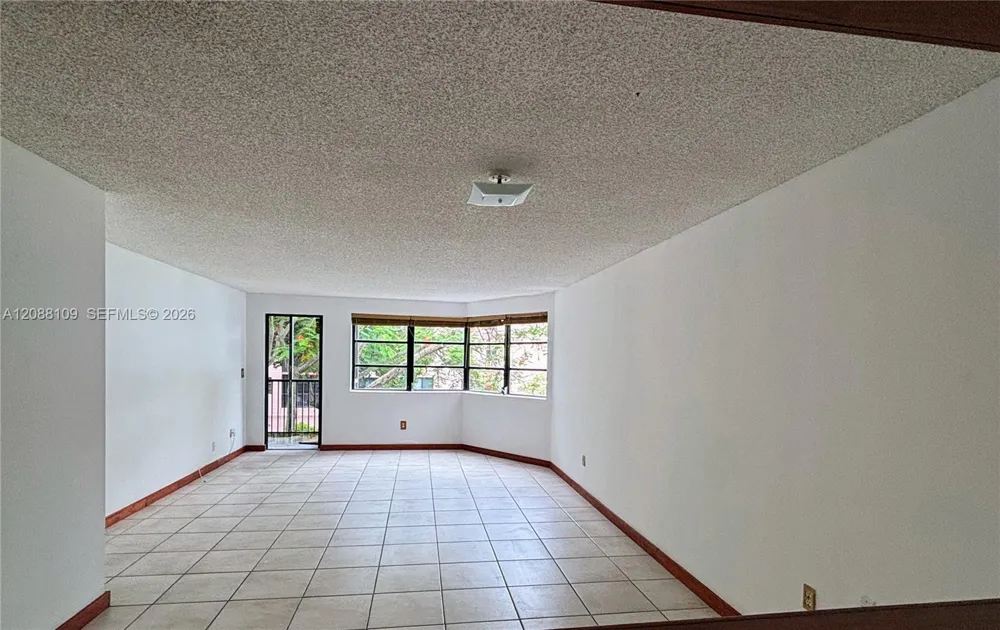 20860 San Simeon Way #303-6 Miami, FL 33179