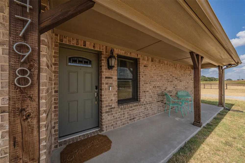 4798 County Road 2690 Alvord, TX 76225