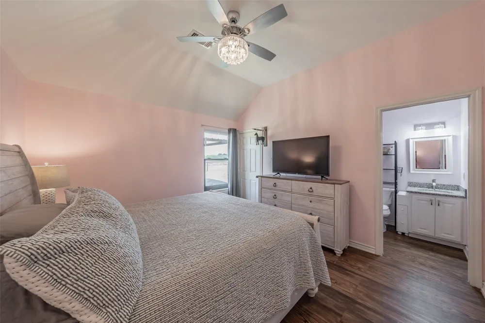 4798 County Road 2690 Alvord, TX 76225