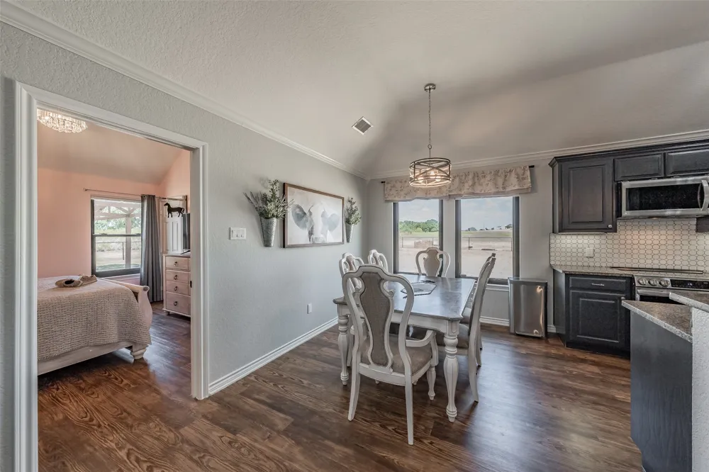 4798 County Road 2690 Alvord, TX 76225