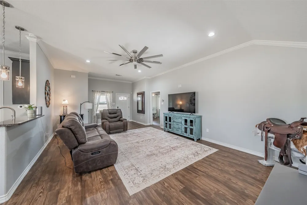 4798 County Road 2690 Alvord, TX 76225