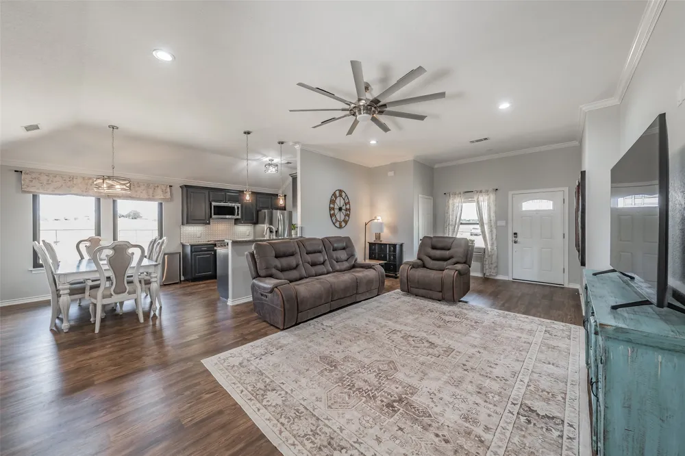 4798 County Road 2690 Alvord, TX 76225