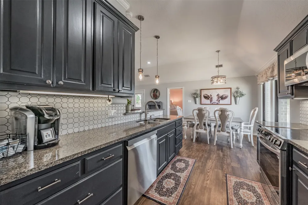 4798 County Road 2690 Alvord, TX 76225