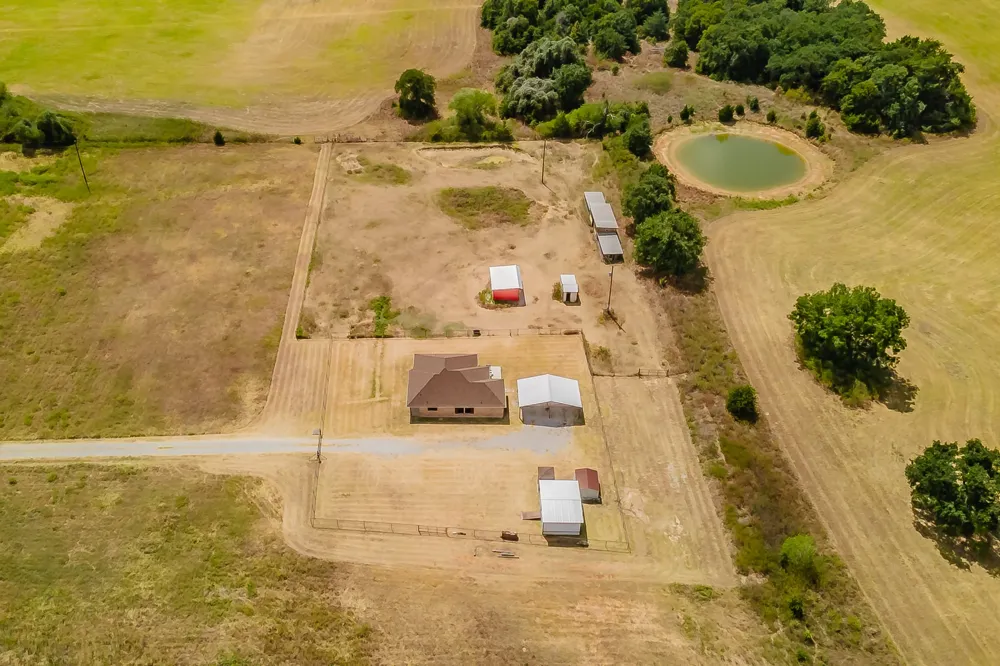 4798 County Road 2690 Alvord, TX 76225