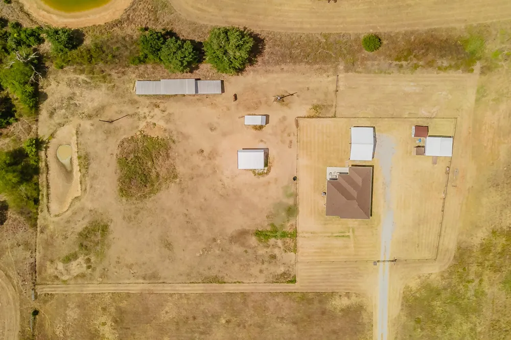 4798 County Road 2690 Alvord, TX 76225