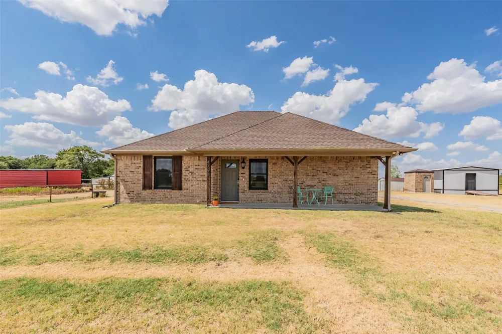 4798 County Road 2690 Alvord, TX 76225