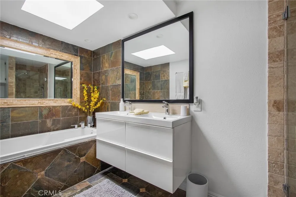 31731 Seacove Laguna Beach, CA 92651