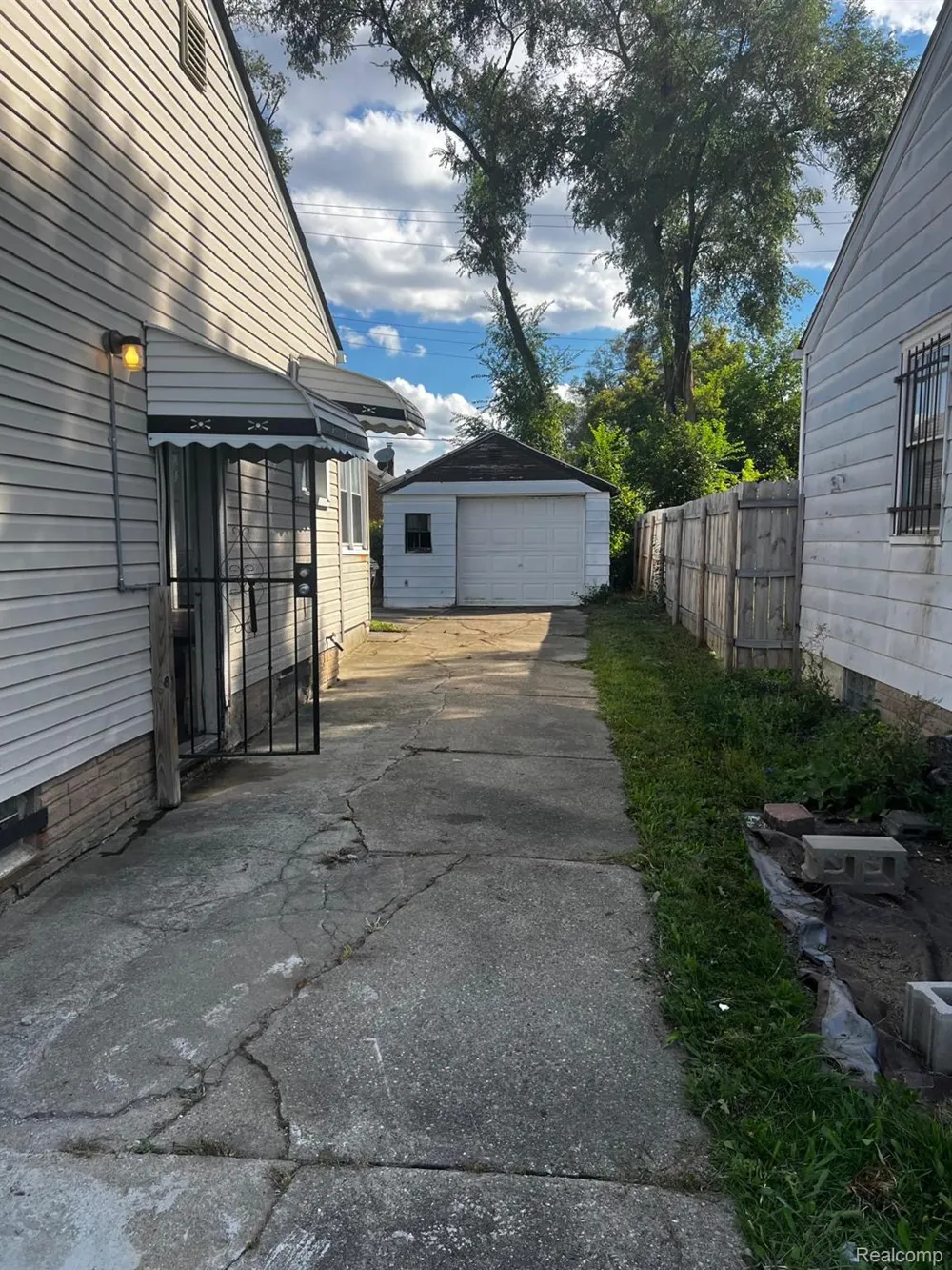 16813 Tireman Street Detroit City, MI 48228