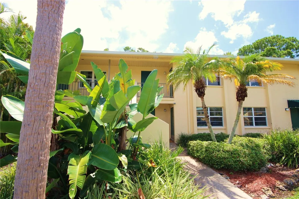 4805 RILMA AVENUE #106 Sarasota, FL 34234