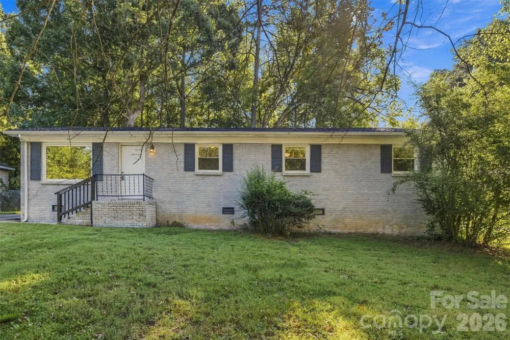 428 E Mclelland Avenue Mooresville, NC 28115