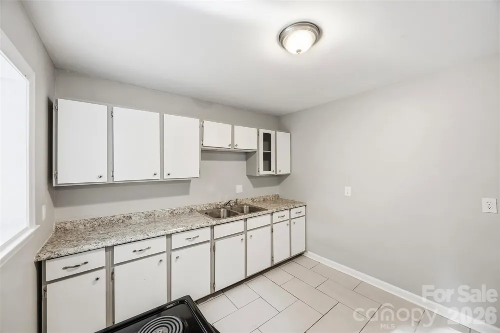 428 E Mclelland Avenue Mooresville, NC 28115