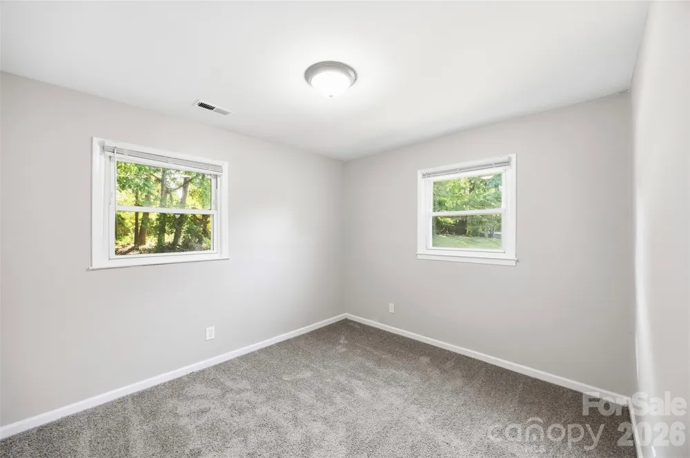 428 E Mclelland Avenue Mooresville, NC 28115