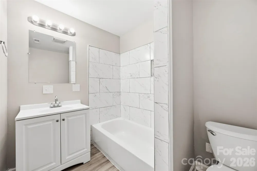 428 E Mclelland Avenue Mooresville, NC 28115
