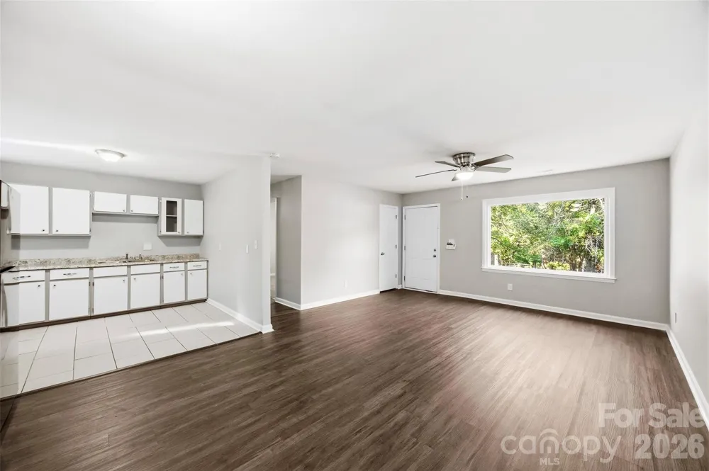 428 E Mclelland Avenue Mooresville, NC 28115