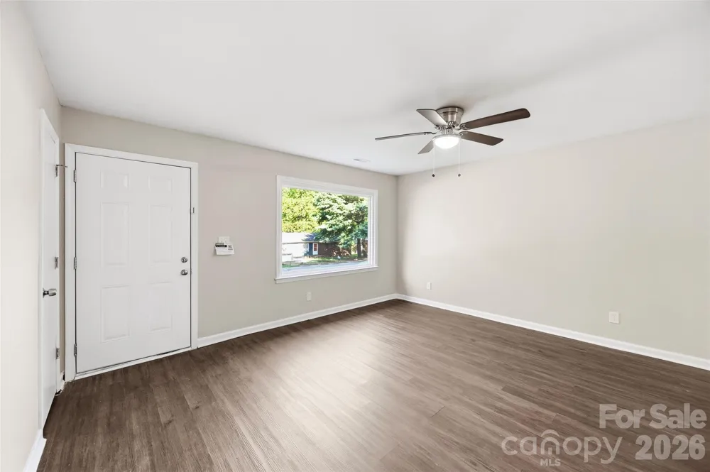 428 E Mclelland Avenue Mooresville, NC 28115