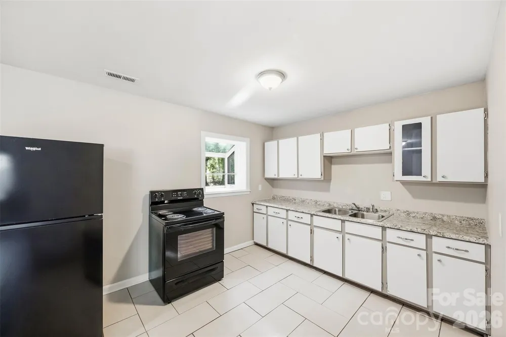428 E Mclelland Avenue Mooresville, NC 28115