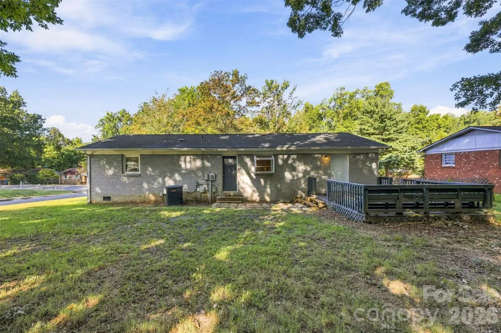 428 E Mclelland Avenue Mooresville, NC 28115