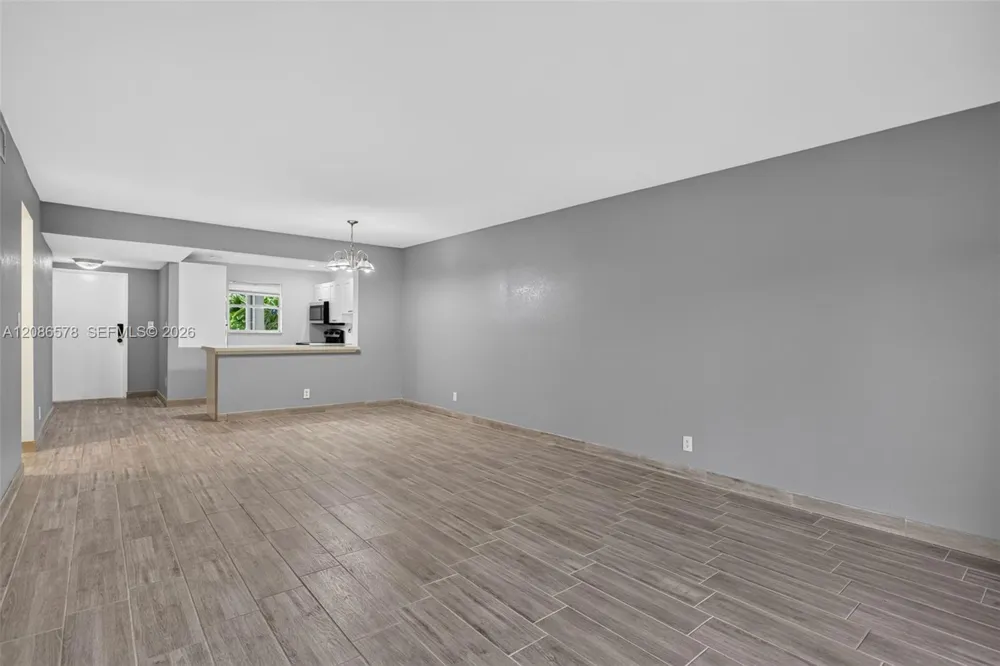 2980 Riverside Dr #227-3 Coral Springs, FL 33065