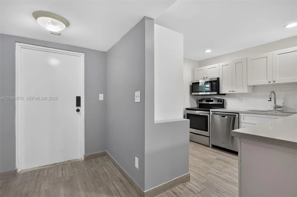 2980 Riverside Dr #227-3 Coral Springs, FL 33065