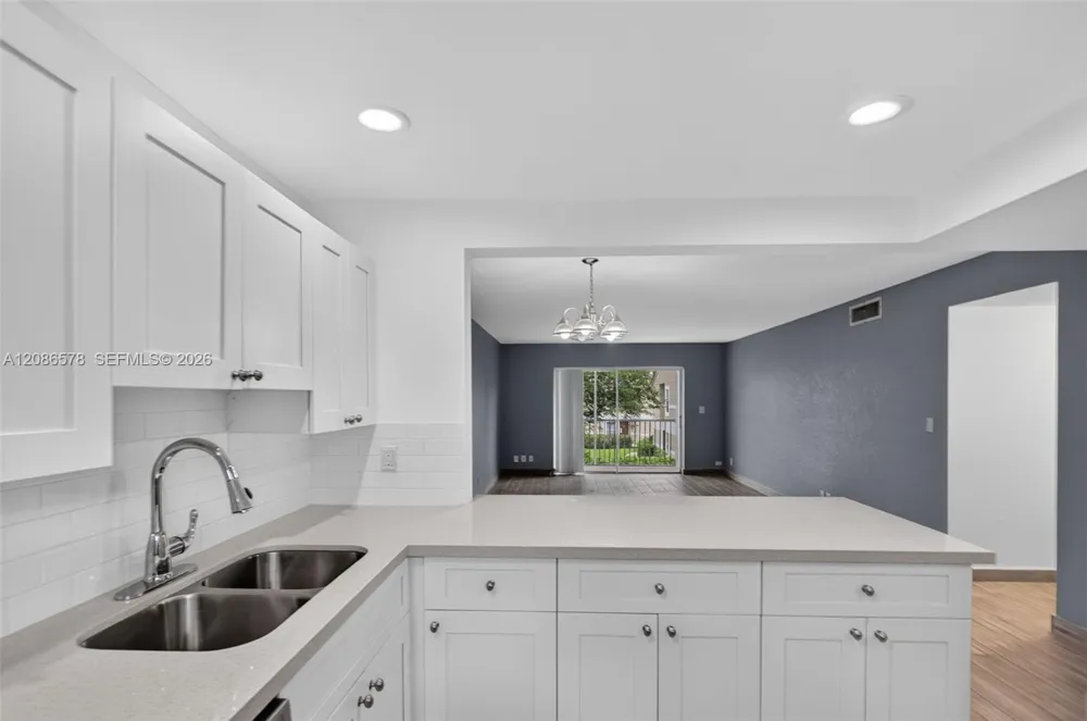 2980 Riverside Dr #227-3 Coral Springs, FL 33065