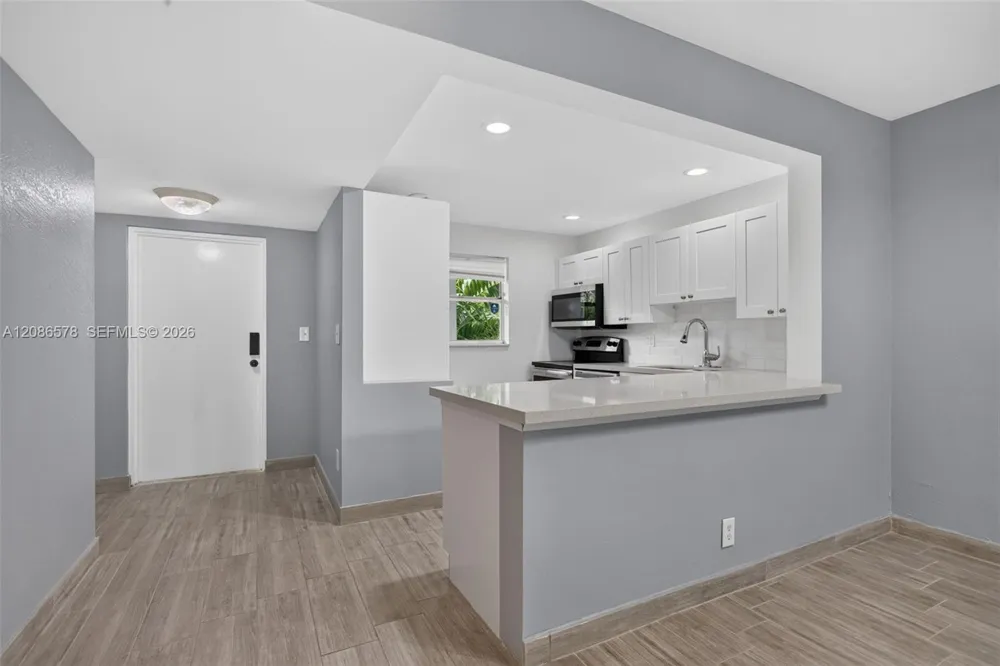 2980 Riverside Dr #227-3 Coral Springs, FL 33065