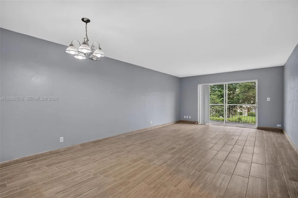 2980 Riverside Dr #227-3 Coral Springs, FL 33065