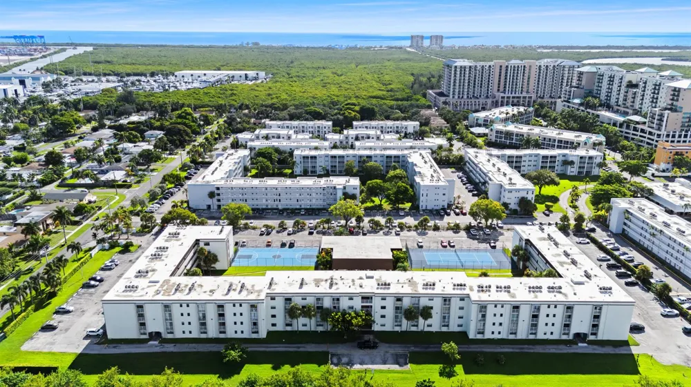500 NE 2nd Street #114 Dania Beach, FL 33004