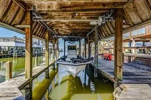 1331 Bay Drive Crystal Beach, TX 77650
