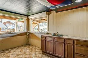 1331 Bay Drive Crystal Beach, TX 77650
