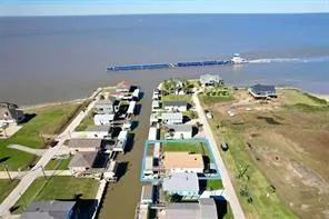1331 Bay Drive Crystal Beach, TX 77650