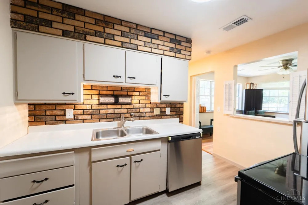 12180 Chesterdale Road Sharonville, OH 45246