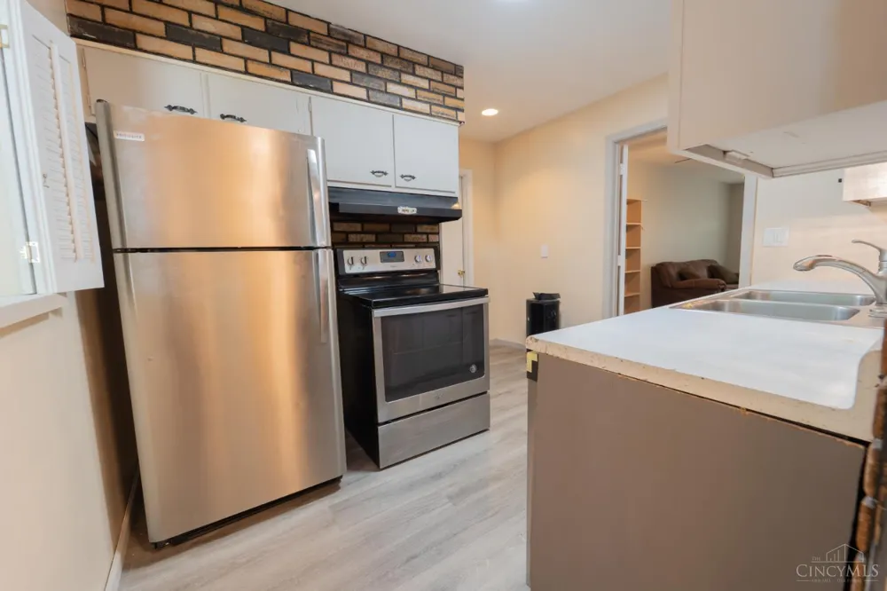 12180 Chesterdale Road Sharonville, OH 45246