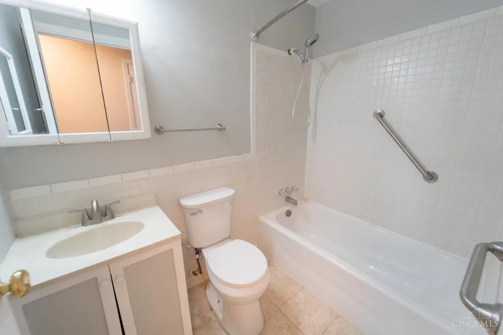 12180 Chesterdale Road Sharonville, OH 45246