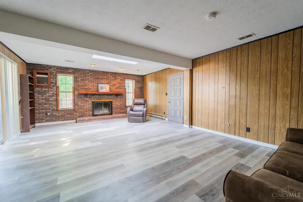 12180 Chesterdale Road Sharonville, OH 45246
