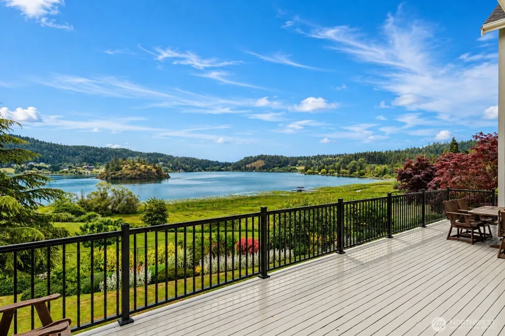 5663 S Campbell Lake Road Anacortes, WA 98221
