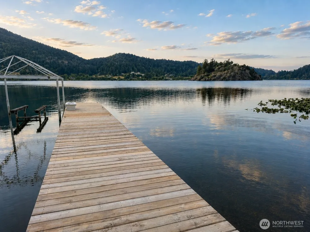 5663 S Campbell Lake Road Anacortes, WA 98221