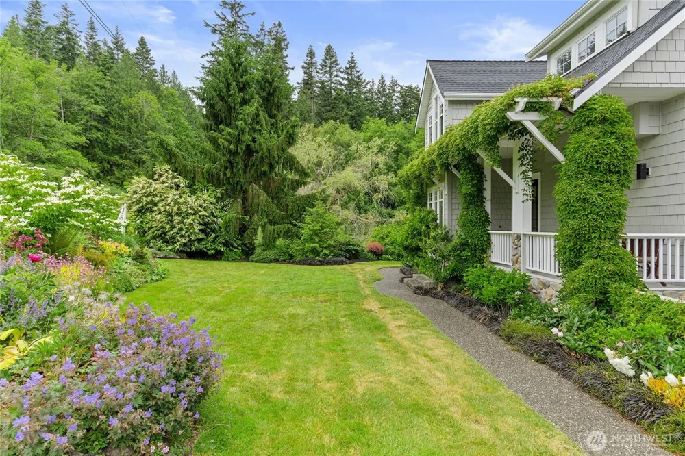 5663 S Campbell Lake Road Anacortes, WA 98221