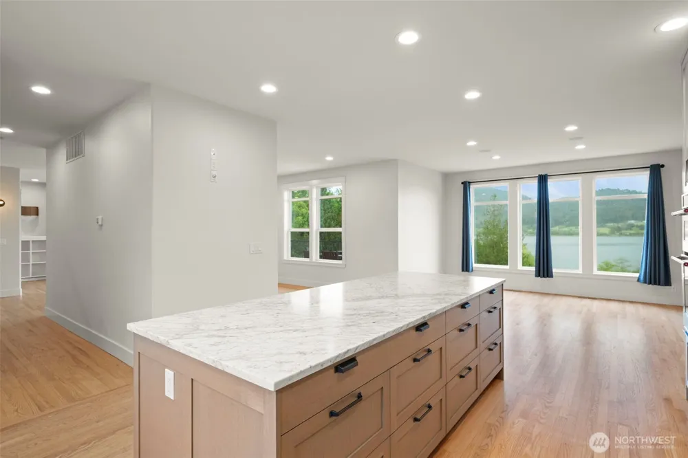5663 S Campbell Lake Road Anacortes, WA 98221